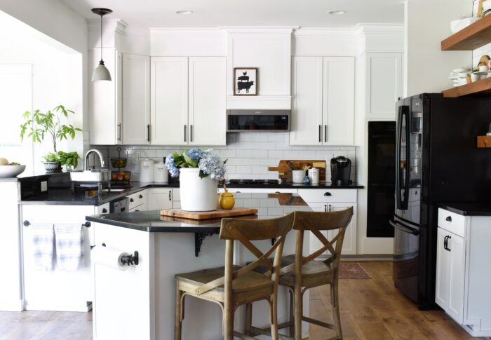 How to Make a Builder Grade Kitchen look Custom