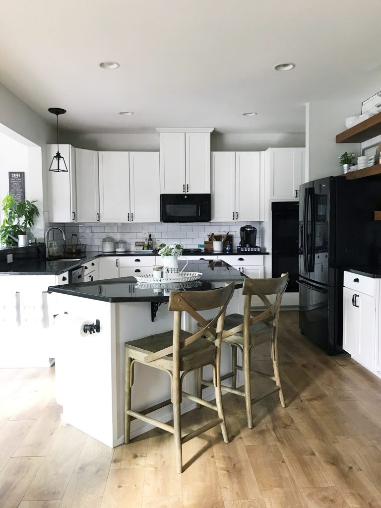 How to Make a Builder Grade Kitchen look Custom – Hilltown House