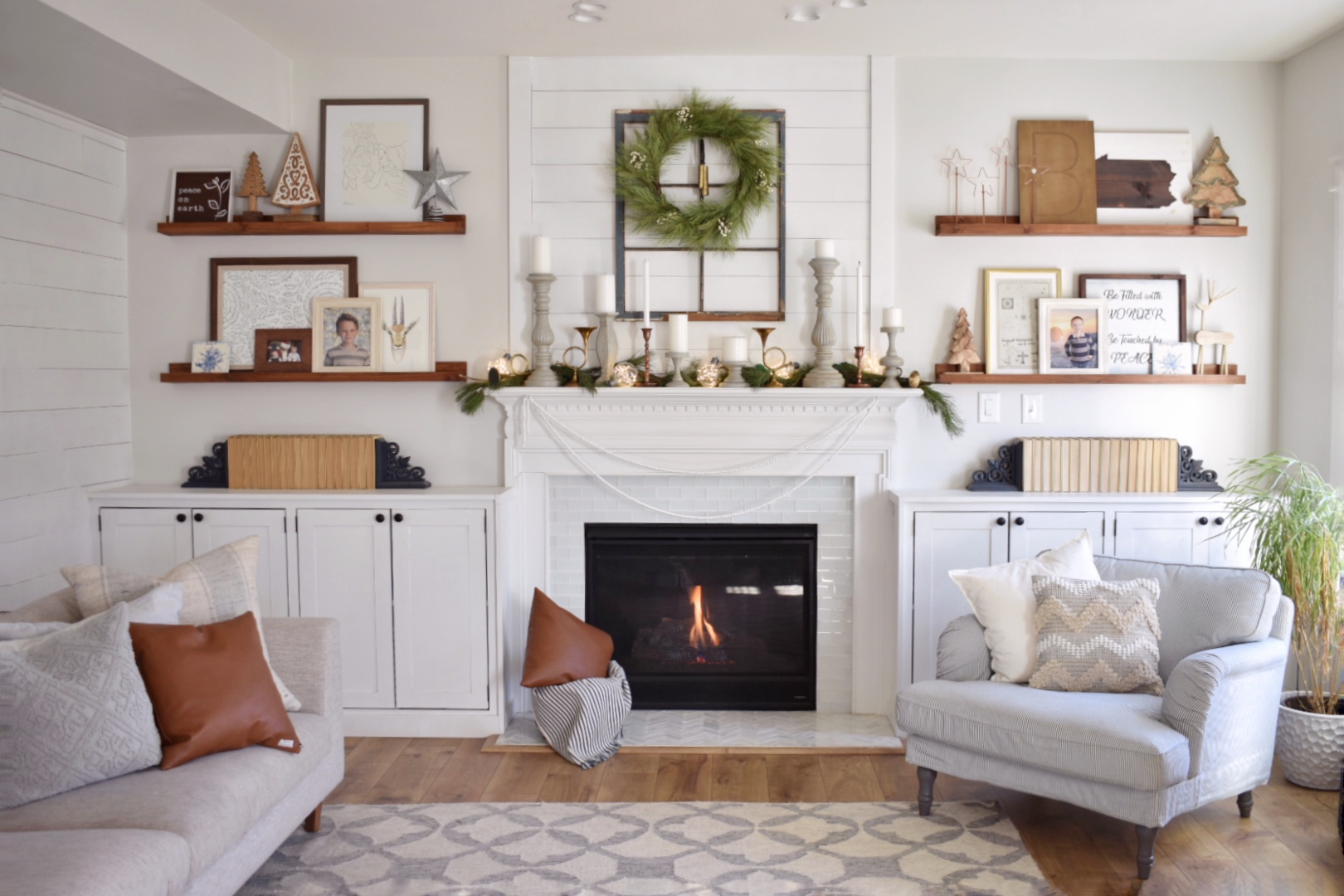 12 Quick and Easy Ways to Decorate for the Holidays - Hilltown House