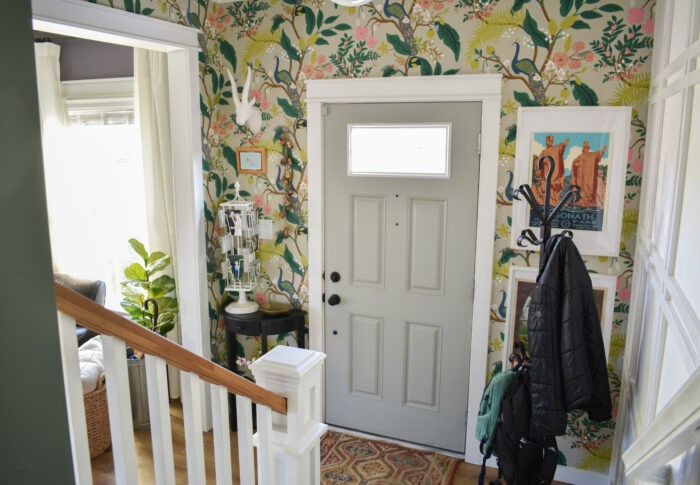 The Pros and Cons of DIYing Wallpaper